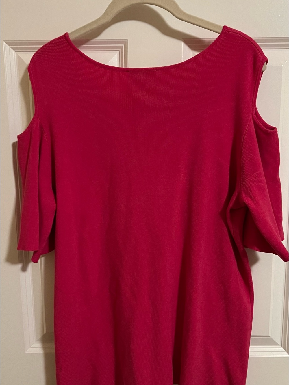NWOT Belle hot pink cold shoulder top. Size M - Picture 7 of 7